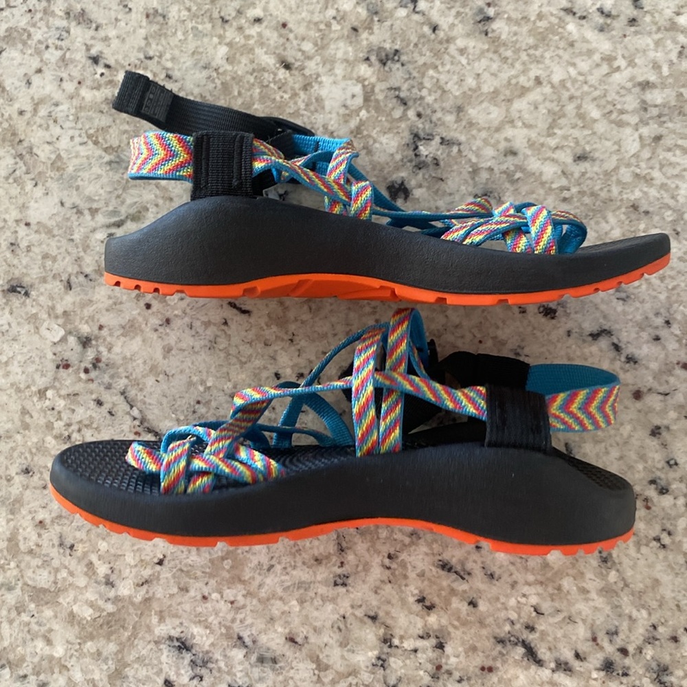 Women’s Chaco Sandals Fiesta Rainbow Print‎ Size 5 - Picture 3 of 7